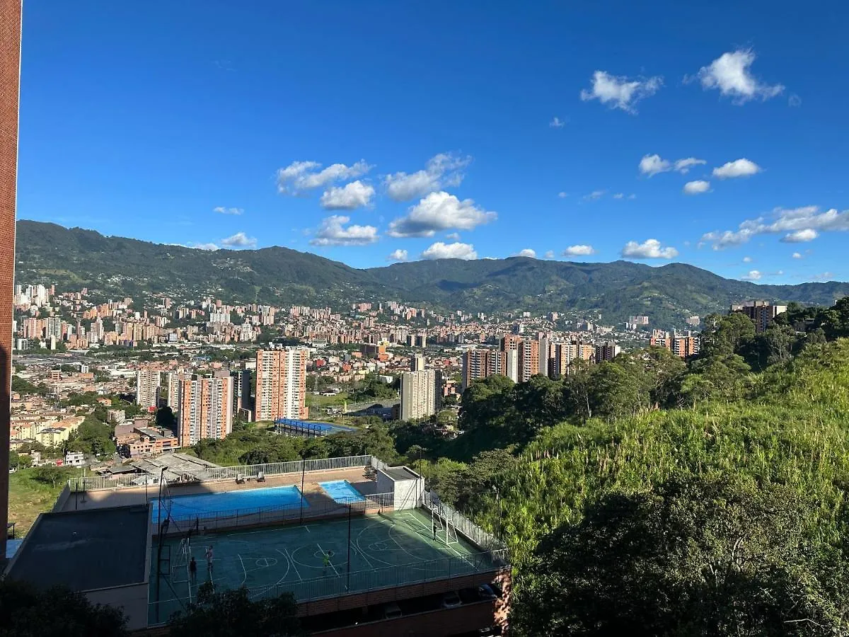 アパート Hermosa Vista A La Ciudad De Medellinアパートメント